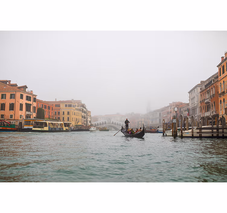 Living room blind inspired by venice's beautiful canals - TenStickers
