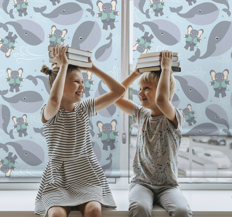 Playful Animals nursery roller blind - TenStickers