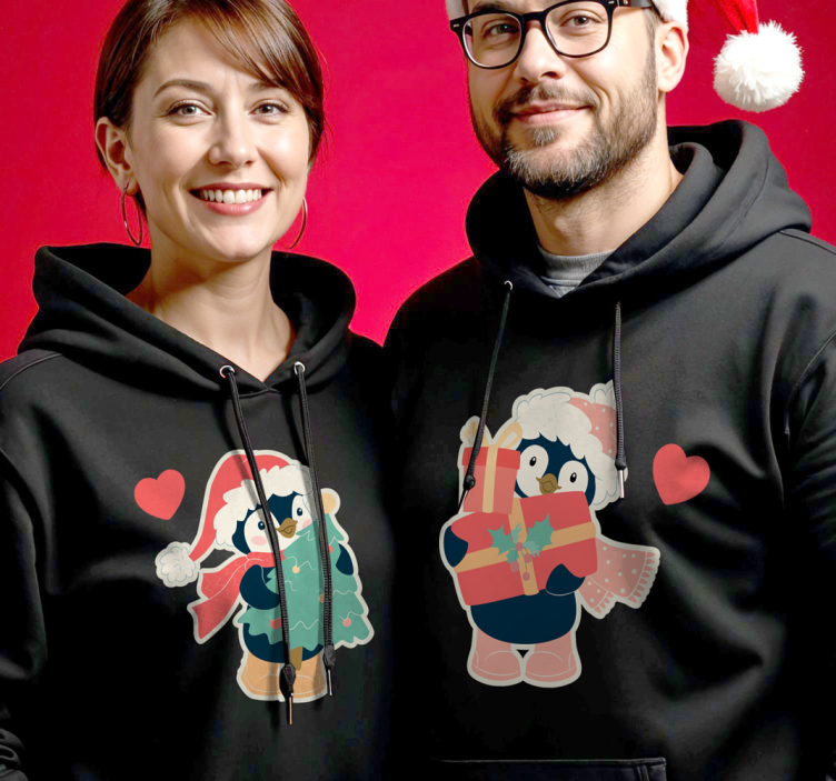 Pinguine couple in loved on christmas couple t-shirt - TenStickers