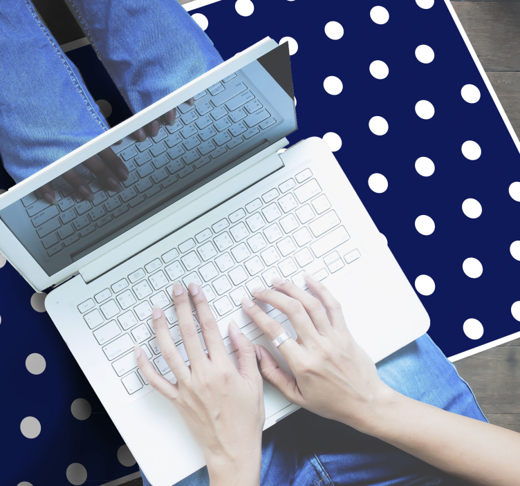 Polka Dotted Decor minimal vinyl rug - TenStickers